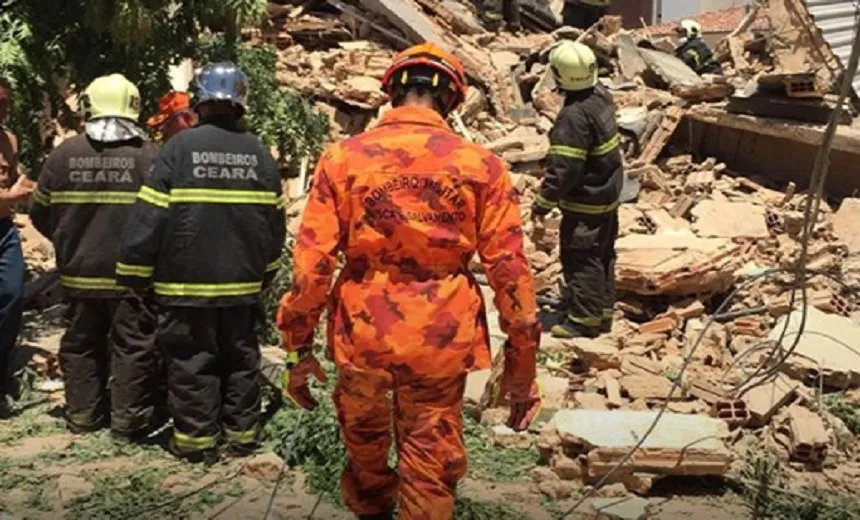 Cinco pessoas são resgatadas com vida após desabamento de prédio em Fortaleza; uma morreu
