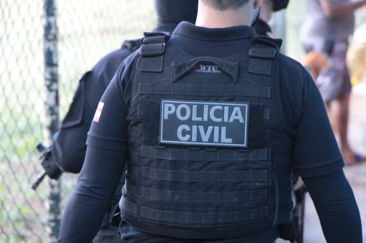 Homem morre e mulher fica ferida após serem baleados no bairro de Pirajá