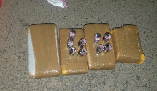 Após levar droga para passear em ônibus de turismo, homem é detido por tráfico, em Barreiras