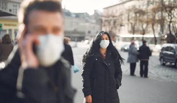 Covid-19 já atingiu 10% da população mundial e ameaça 90%, afirma OMS; "número real de contaminados é maior"