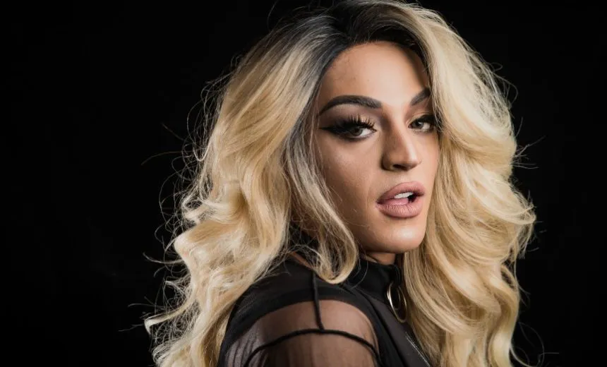 ‘VAI PASSAR MAL’: Pabllo Vittar posta foto usando biquíni fio dental em Alagoas; Veja
