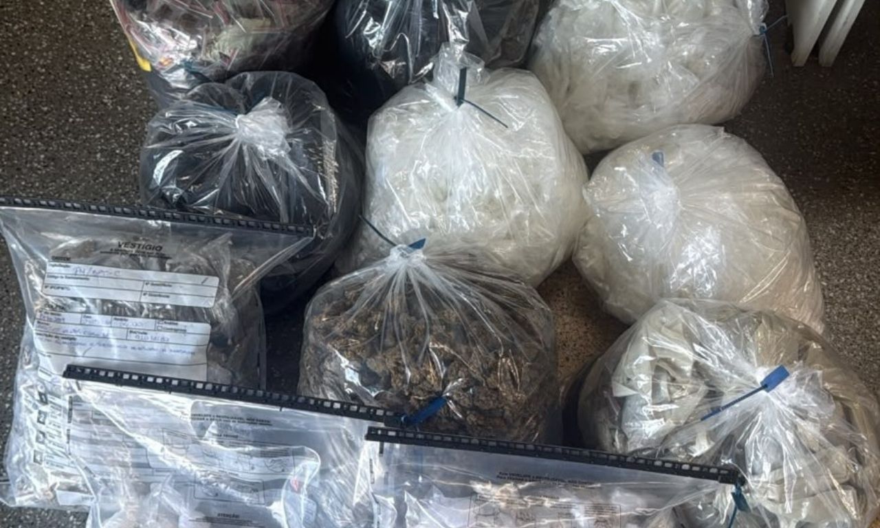 Por&ccedil;&otilde;es de coca&iacute;na apreendias em Pitua&ccedil;u, em Salvador