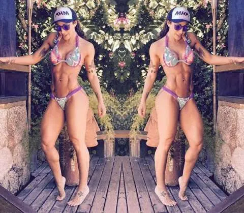 “Desenhada”: Jaque Khury exibe barriga trincada na web