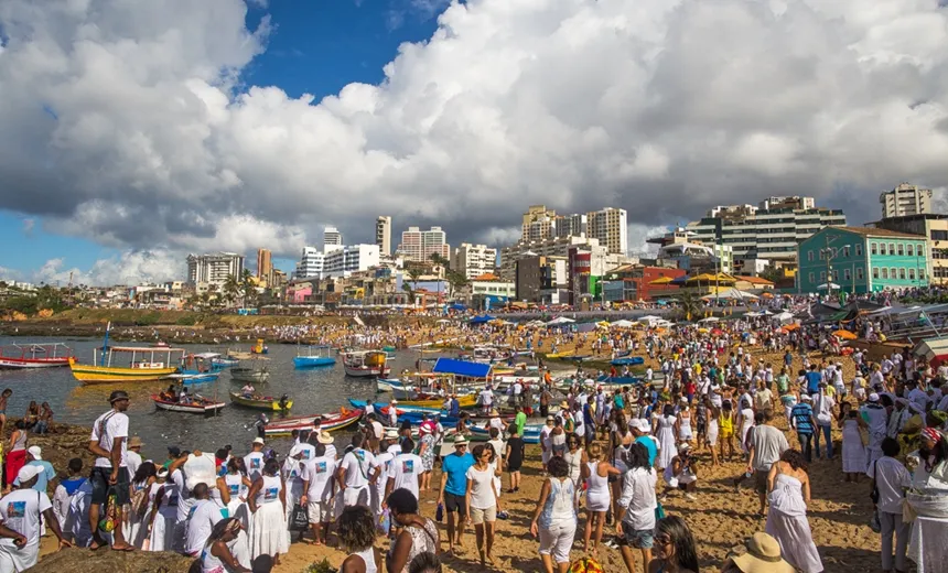 DIA DE IEMANJÁ: Festa reúne religião, manifestações e arte no Rio Vermelho