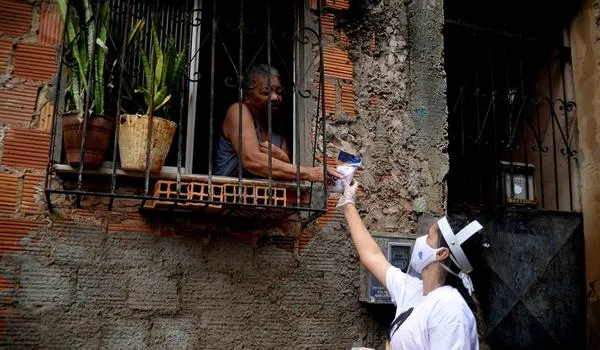 Prefeitura  faz distribuição de máscaras em 14 comunidades de Salvador nesta quinta