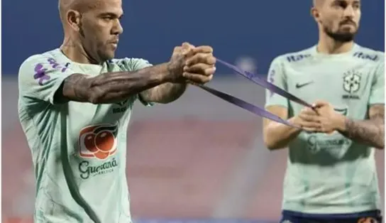 Já classificada, Seleção terá time reserva contra Camarões nesta sexta; baiano Daniel Alves deve jogar