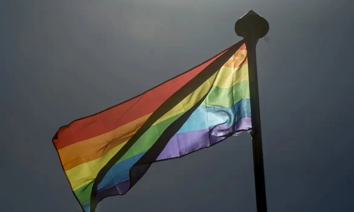 Conheça outras orientações sexuais que estão além da sigla LGBTQIAPN+