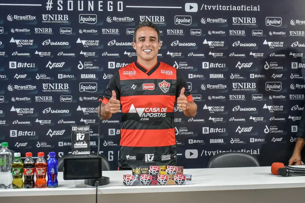 Ex-jogador do Vitória é solto um dia após ser preso por suspeita de violência doméstica