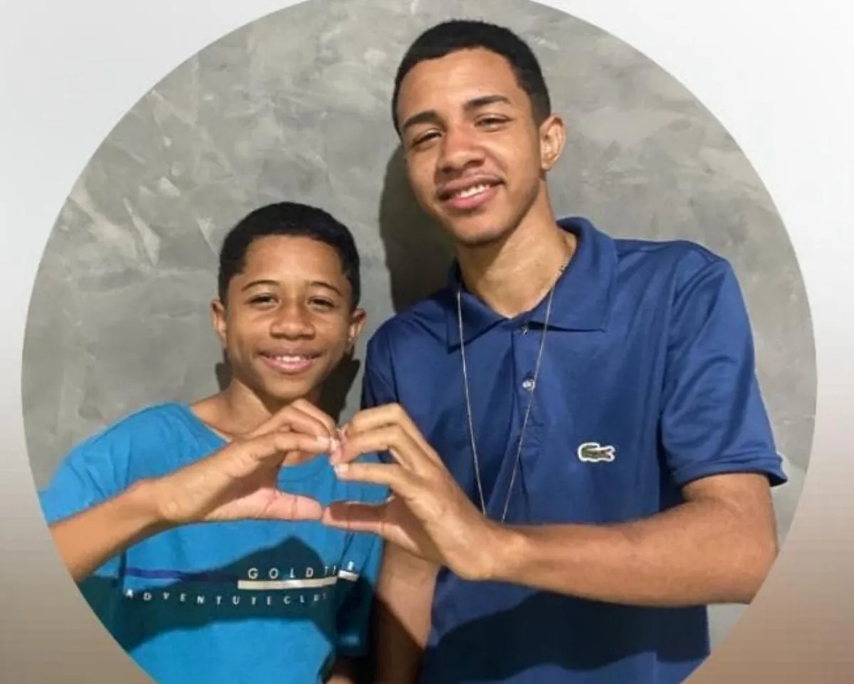 cantores mirins Samuel e Mateus