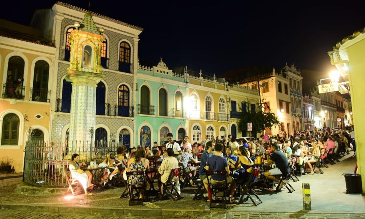 Cruz do Pascoal, no Santo Ant&ocirc;nio Al&eacute;m do Carmo re&uacute;ne bo&ecirc;mia e gastronomia tradicional. Foto: Divulga&ccedil;&atilde;o
