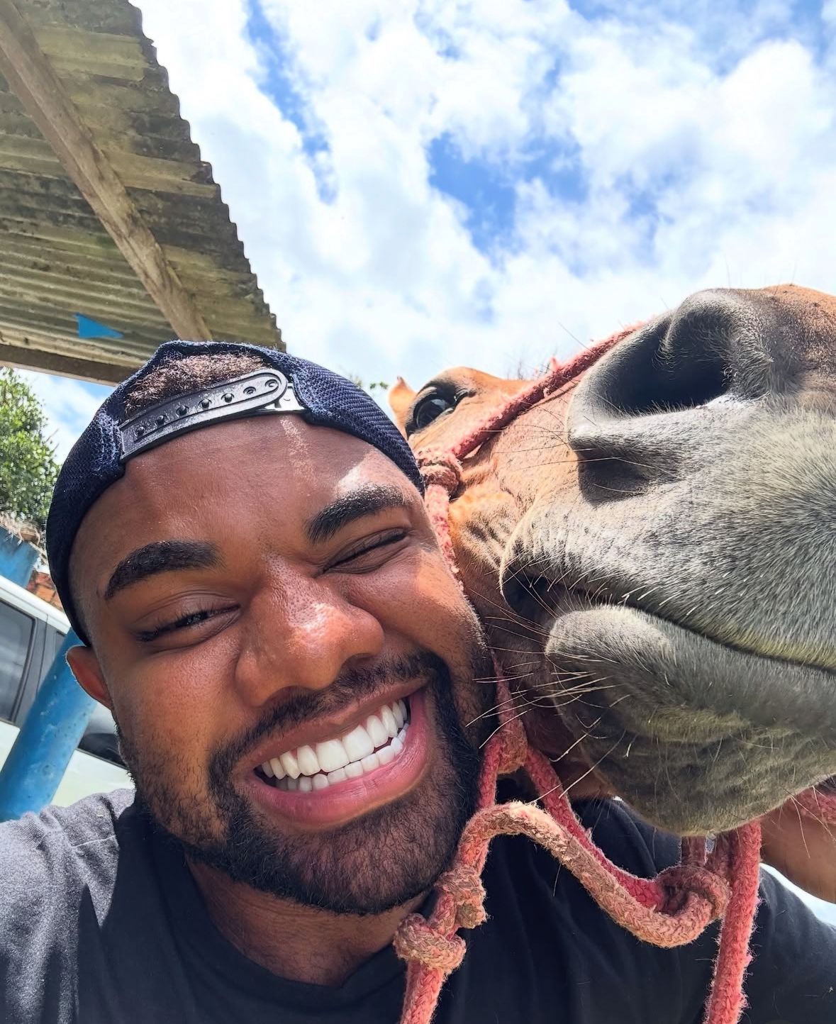 Davi Brito, vencedor do BBB 24, anunciou que se tornou proprietário de uma fazenda em Salvador, Bahia. | Foto: Redes Sociais