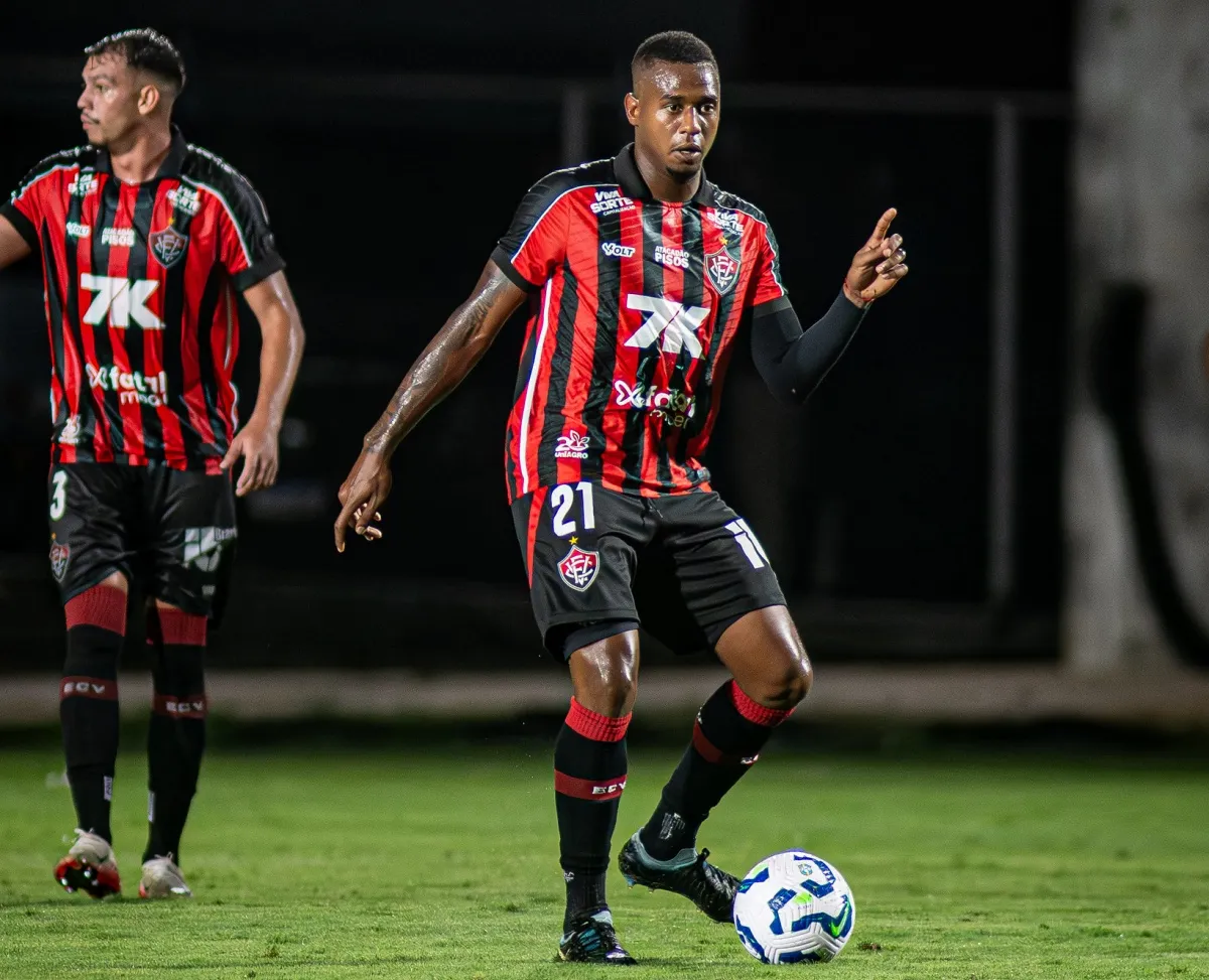 Dudu pode passar por cirurgia na coluna e vira dúvida para o Vitória no BaVi