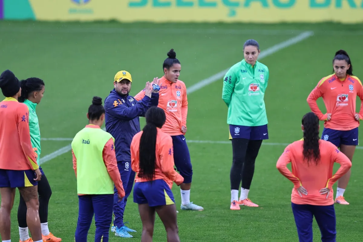 seleção feminina treino