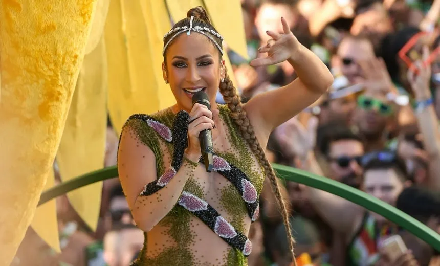 Táxi-aéreo clandestino que levava Claudia Leitte é interditado em Salvador