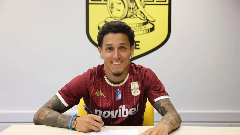 Vitória acerta contratação de Kike Saverio, ponta formado pelo Barcelona