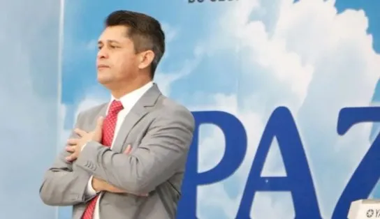 Pastor, secretário usa evento oficial da Prefeitura para atacar lei que combate LGBTfobia na frente de ACM Neto e Bruno Reis