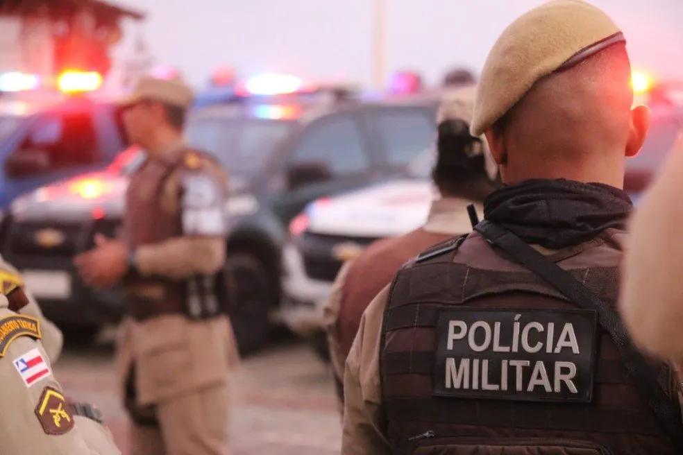 Jovem é assassinado a tiros dentro de mercado no bairro de Pau da Lima, em Salvador