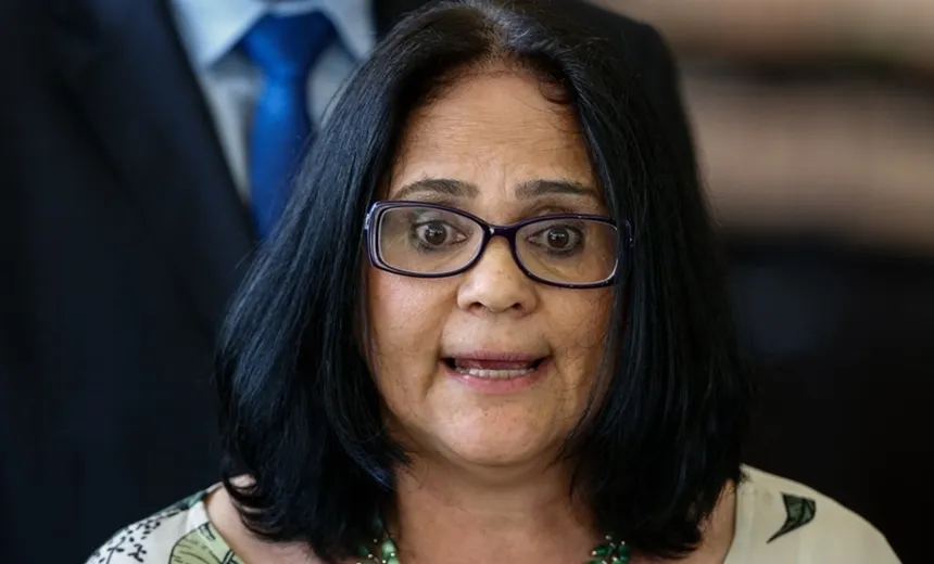 "Meninas são estupradas na Ilha do Marajó porque não usam calcinha", afirma ministra Damares 