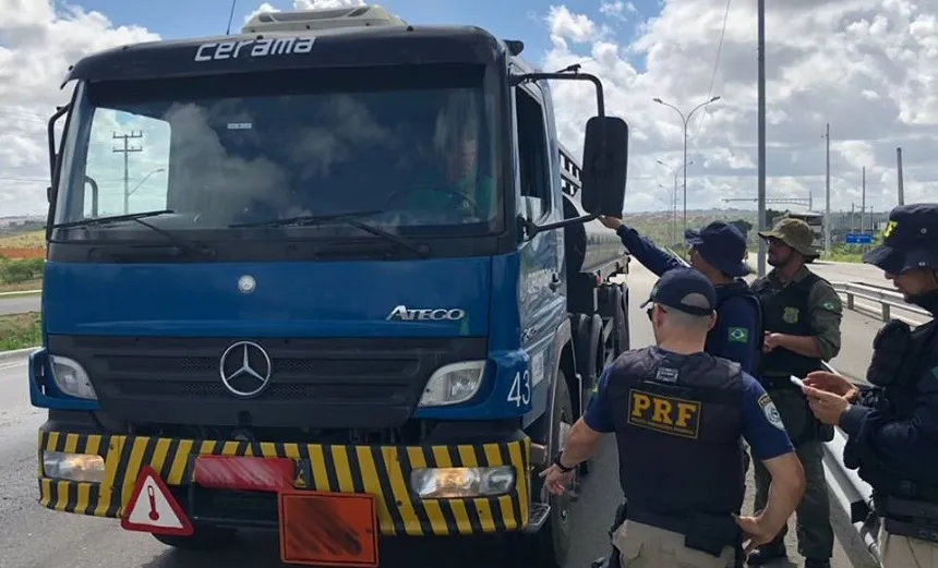 RÓTULO DE RISCO: PRF e Ibama realizam operação de fiscalização de transporte de produtos perigosos