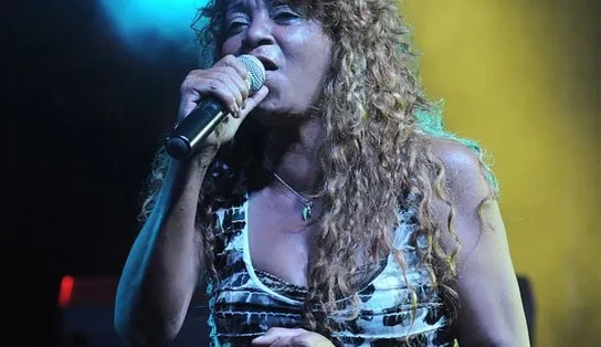 "Muito gratificante", diz sobrinha de Nira Guerreira ao comentar live desta sexta; relembre onde assistir 