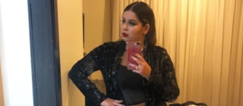 VÍDEO: ‘Não sou cadela, estou trabalhando’, diz Marília Mendonça após fã jogar celular em seu rosto