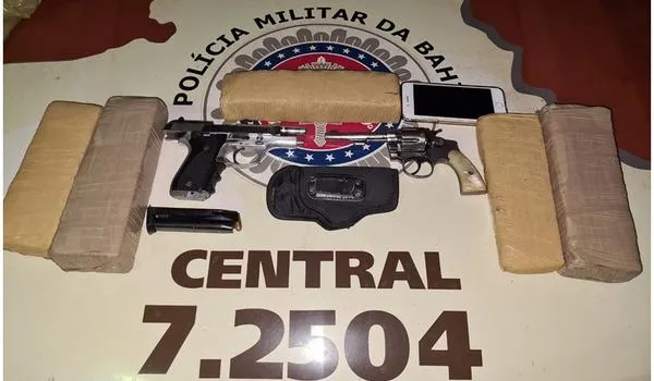 Dupla em carro atira contra a PM e é morta durante operação em Jequié 