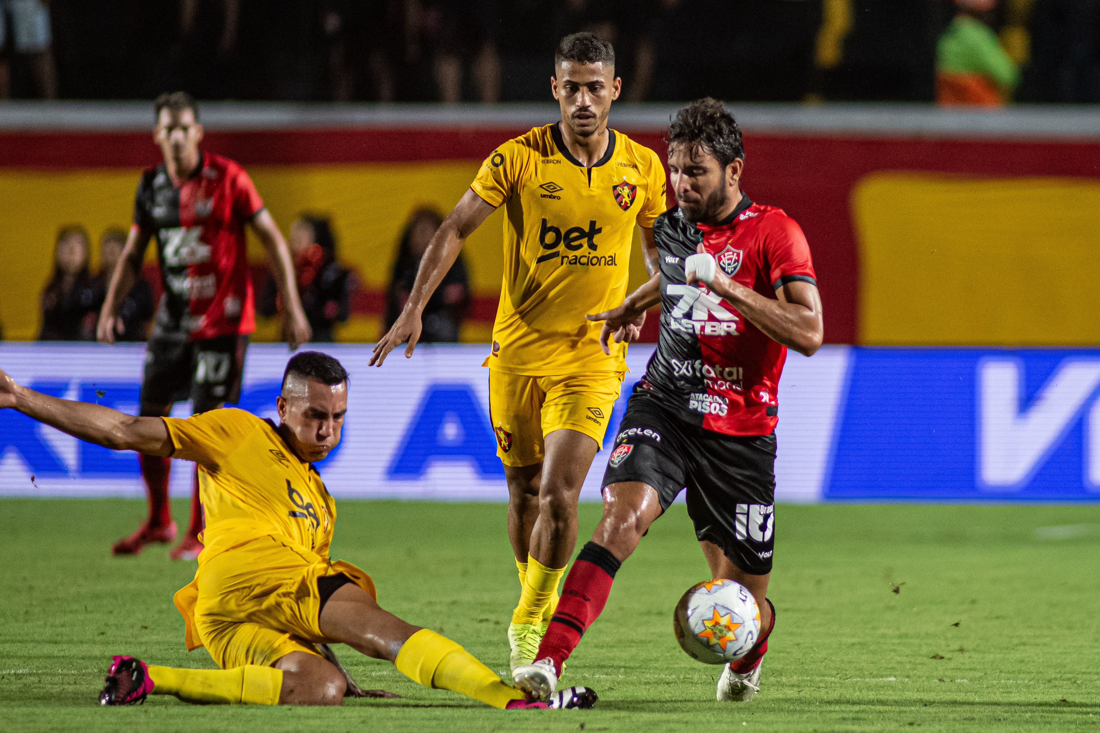 Vitória e Sport estão garantido nas quartas de final da Copa do Nordeste. Foto: Divulgação/Vitória