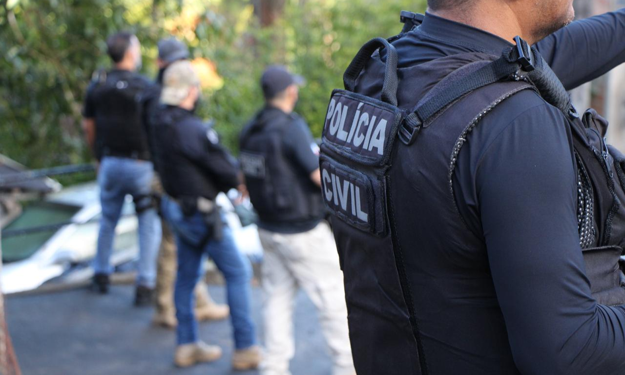 M&atilde;e &eacute; presa ap&oacute;s incendiar casa da pr&oacute;pria filha no sul da Bahia.Foto: Reprodu&ccedil;&atilde;o