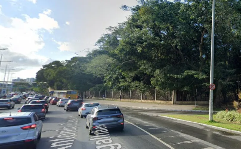 Ônibus não circulam em bairro de Salvador por conta de operação policial