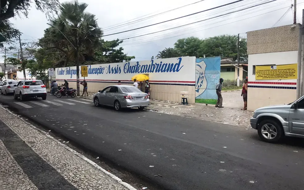 Adolescentes investigados por morte de jovem em frente a escola são apreendidos na Bahia