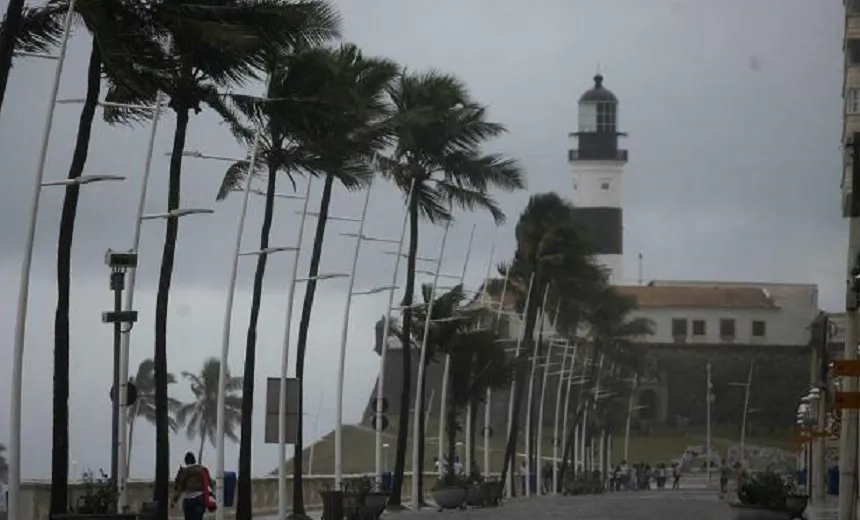 CHUVA EM SALVADOR: Defesa Civil registra 179 ocorrências de emergência nesta terça-feira