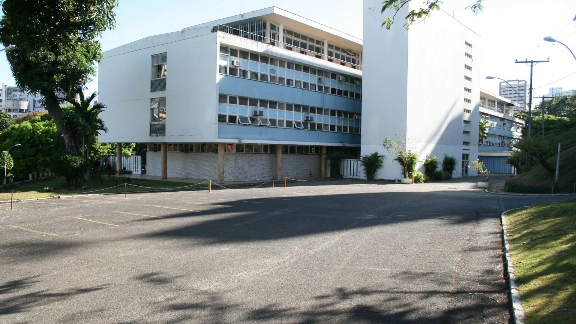 Após impasse com formandos de Direito da UFBA, atestado pode evitar prejuízos