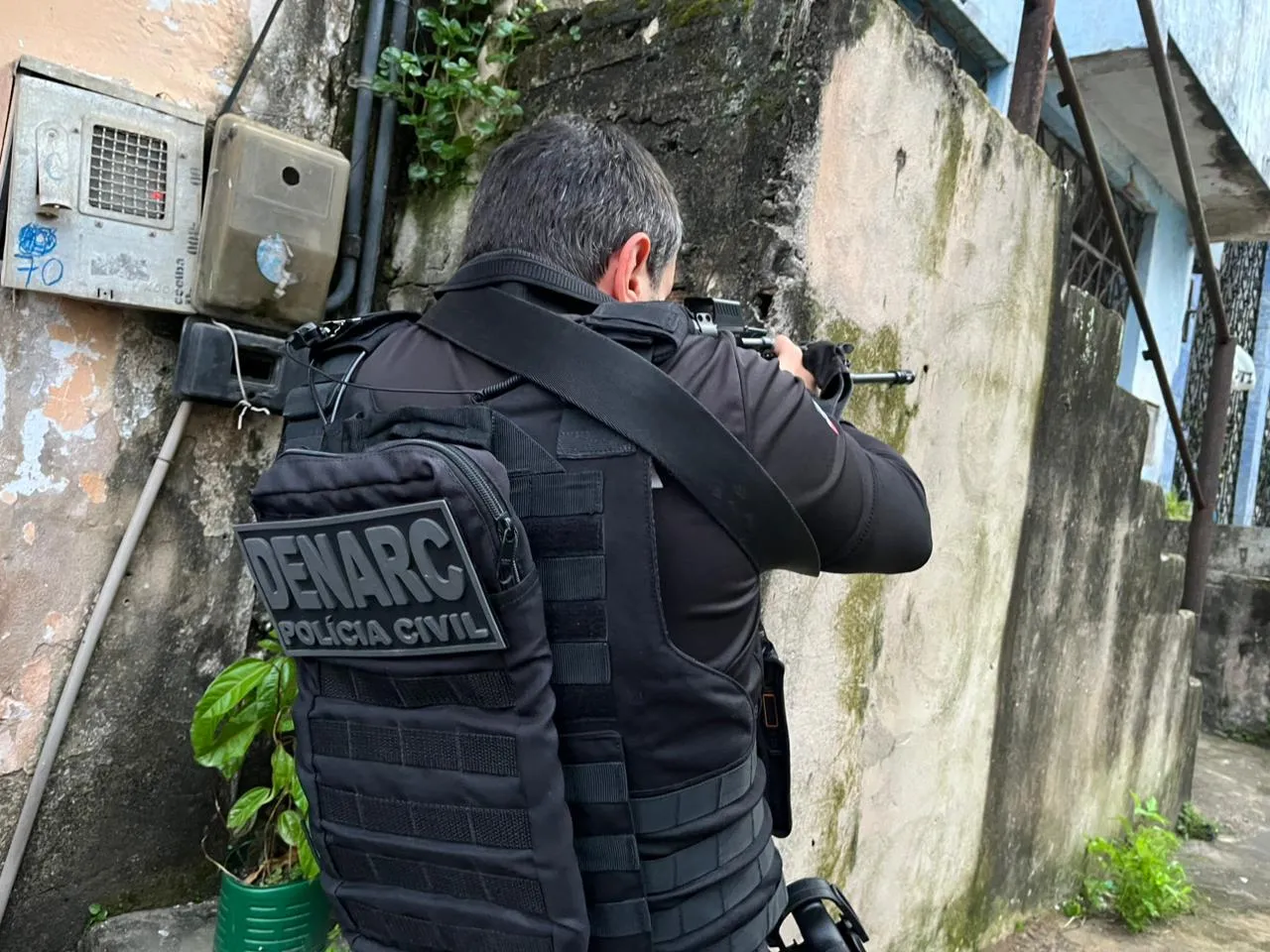 Foragido preso por tráfico em Salvador é localizado no bairro de Plataforma após três meses 
