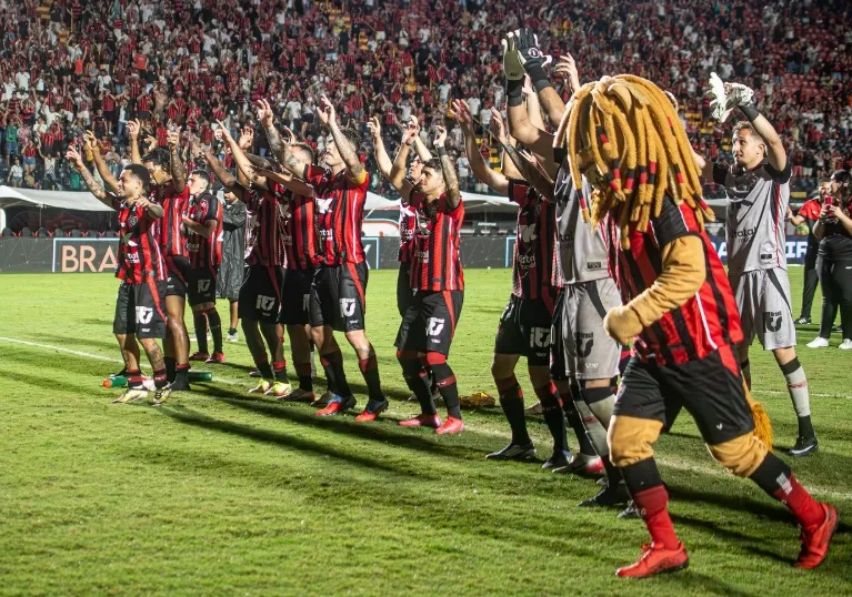 Transfer ban: entenda a punição da Fifa que pode prejudicar o Vitória