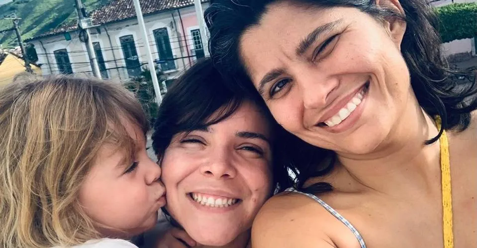 Casal de mães impedido de participar de evento em escola levará 'luta' para Justiça