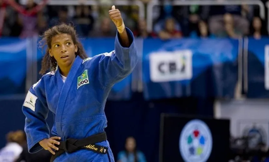Campeã olímpica Rafaela Silva se defende de acusação de doping