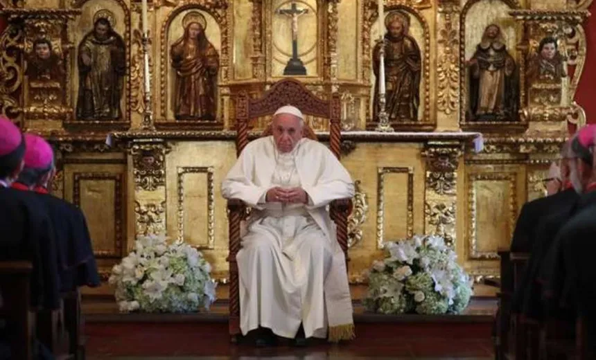 Freira que faz fofoca é como uma ‘terrorista que dispara uma bomba’, afirma Papa
