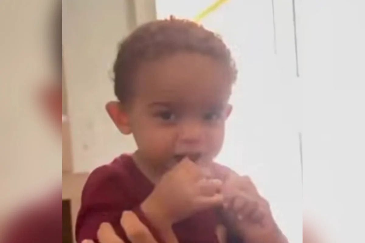 Theo Romualdo da Silva, de 1 ano e 5 meses, foi atingido durante uma manobra de carro (1)