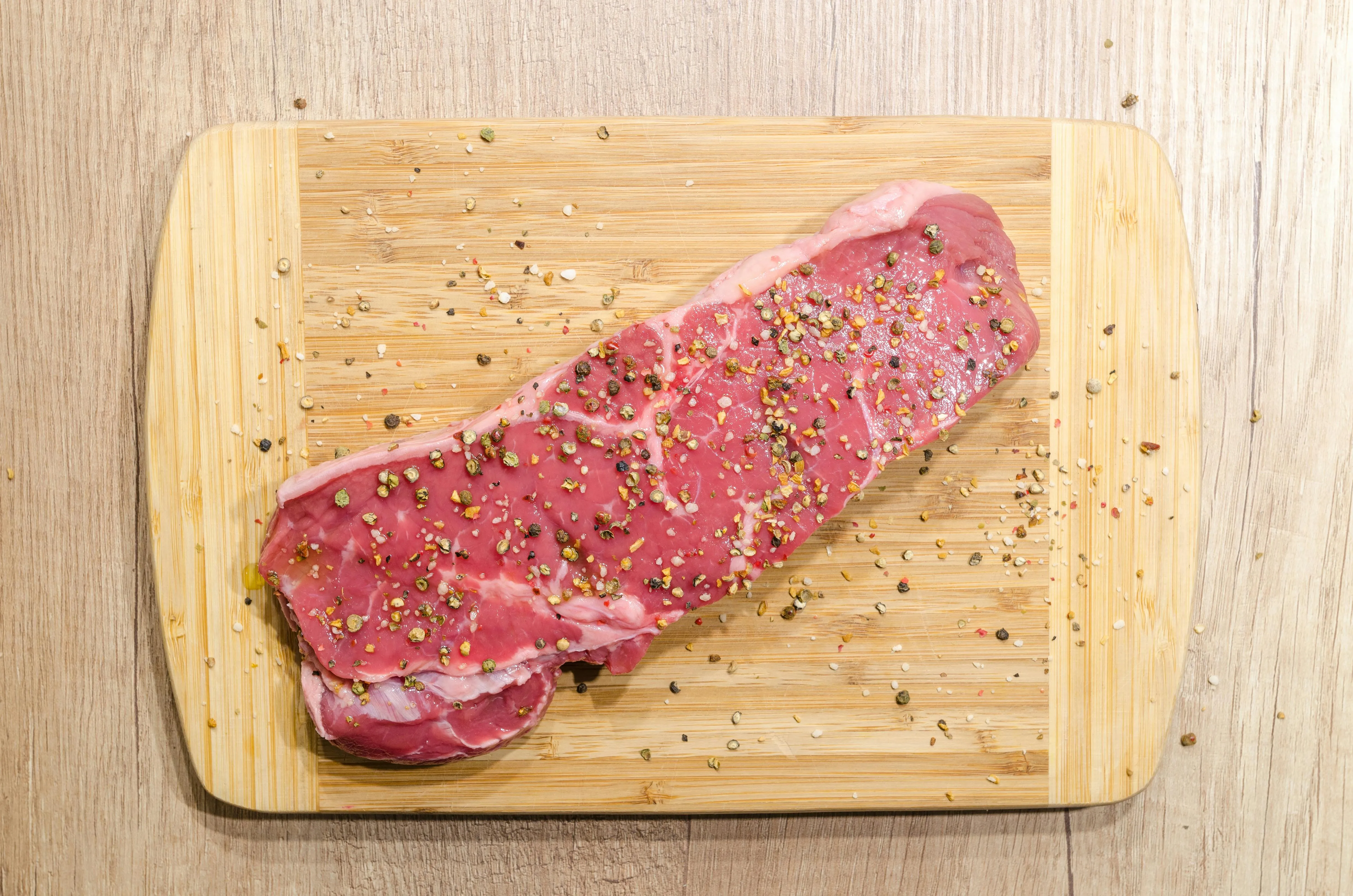 Carne vermelha em excesso aumenta risco de Alzheimer e Parkinson, diz estudo