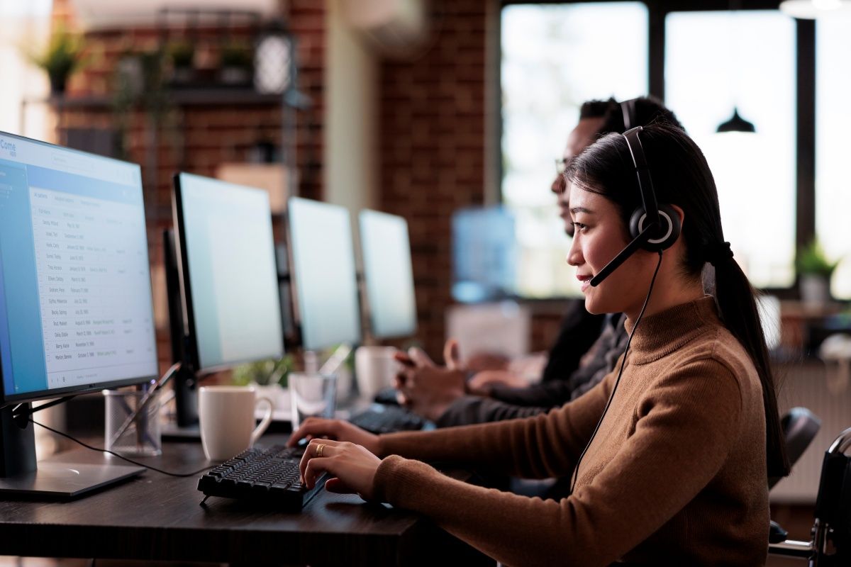 Dentre as vagas de emprego em Salvador e RMS nesta quarta estão: telemarketing, garçom, eletricista e auxiliar de carga e descarga. Foto: Ilustrativa/Freepik