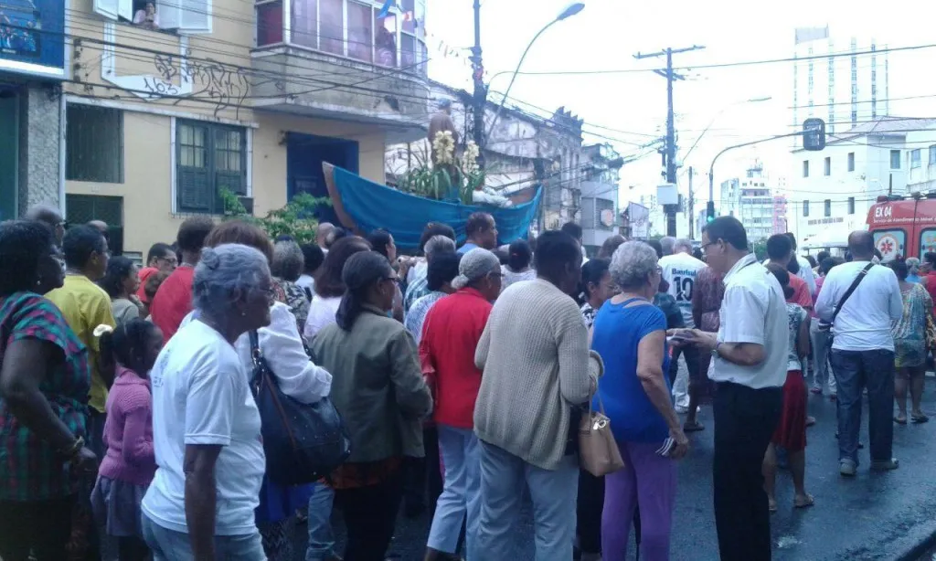 Homem é atropelado durante procissão de São Pedro no Centro