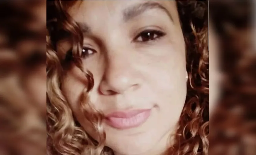 Mulher é morta a tiros na porta de casa em Feira de Santana
