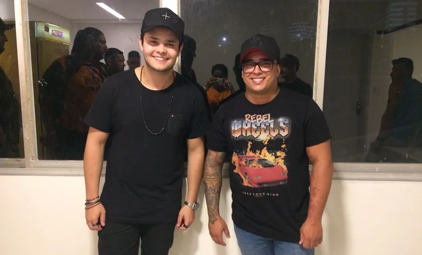‘QUE SORTE A NOSSA’: Dupla Matheus e Kauan se apresenta em camarote durante Carnaval