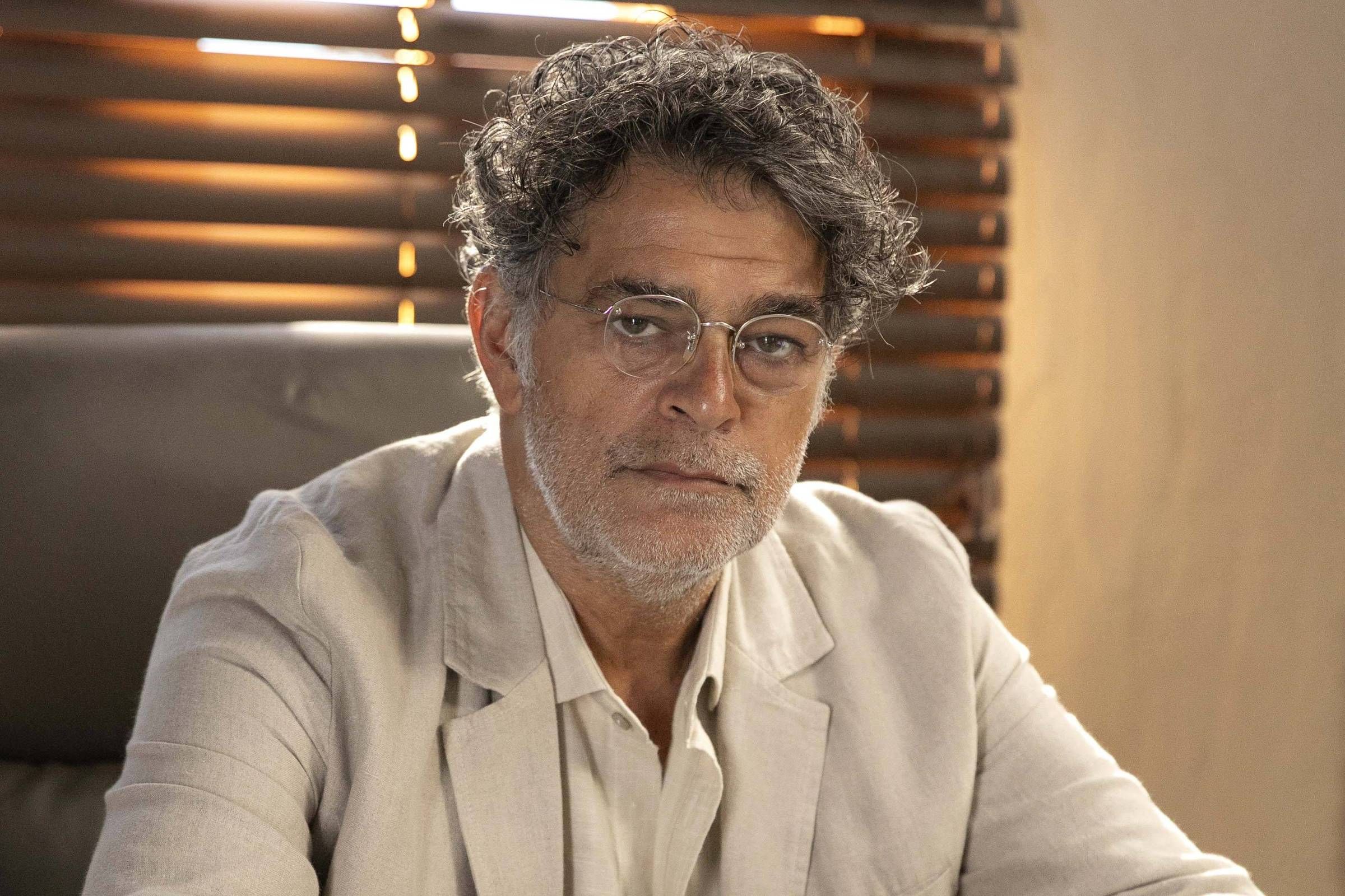 Recentemente, o ator voltou a interromper o consumo de álcool em preparação para um novo trabalho. | Foto: Divulgação/Globo