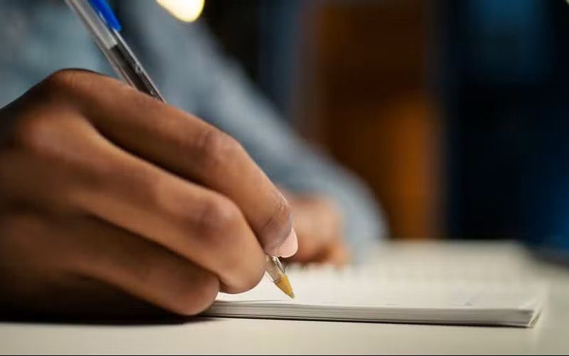As inscri&ccedil;&otilde;es ser&atilde;o presenciais e destinadas a pessoas com renda familiar de at&eacute; dois sal&aacute;rios m&iacute;nimos/Foto: Freepik&nbsp;