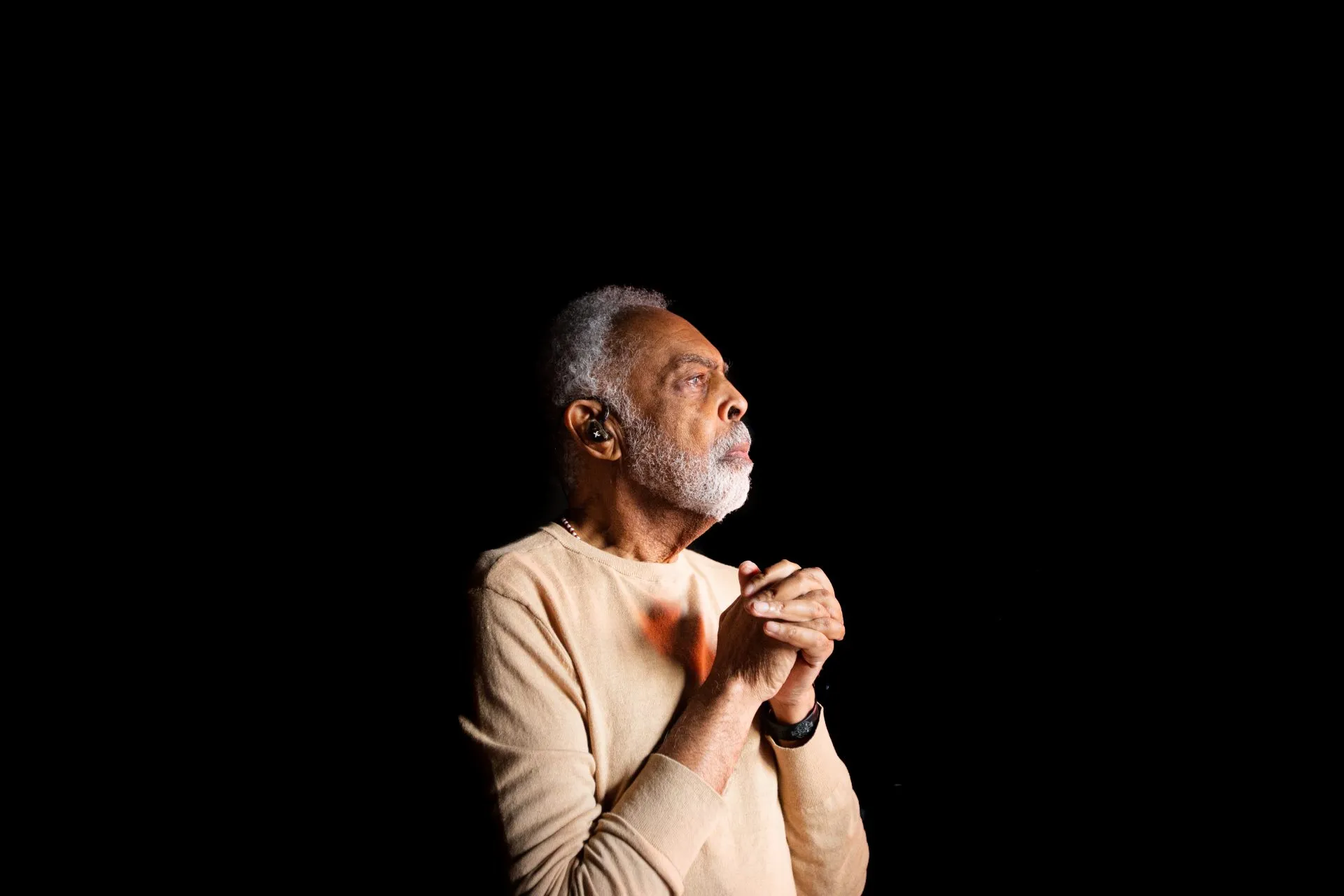 Gilberto Gil volta aos palcos com homenagem a Preta Gil: 'Tenho cantado para ela'