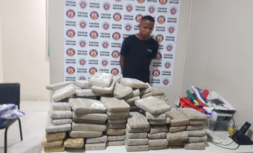 Polícia apreende droga avaliada em R$ 500 mil em residência no bairro de Fazenda Coutos