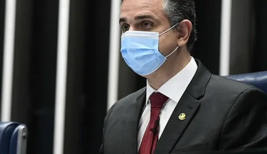 ACM Neto convence presidente do Senado a permanecer no DEM após convite do PSD
