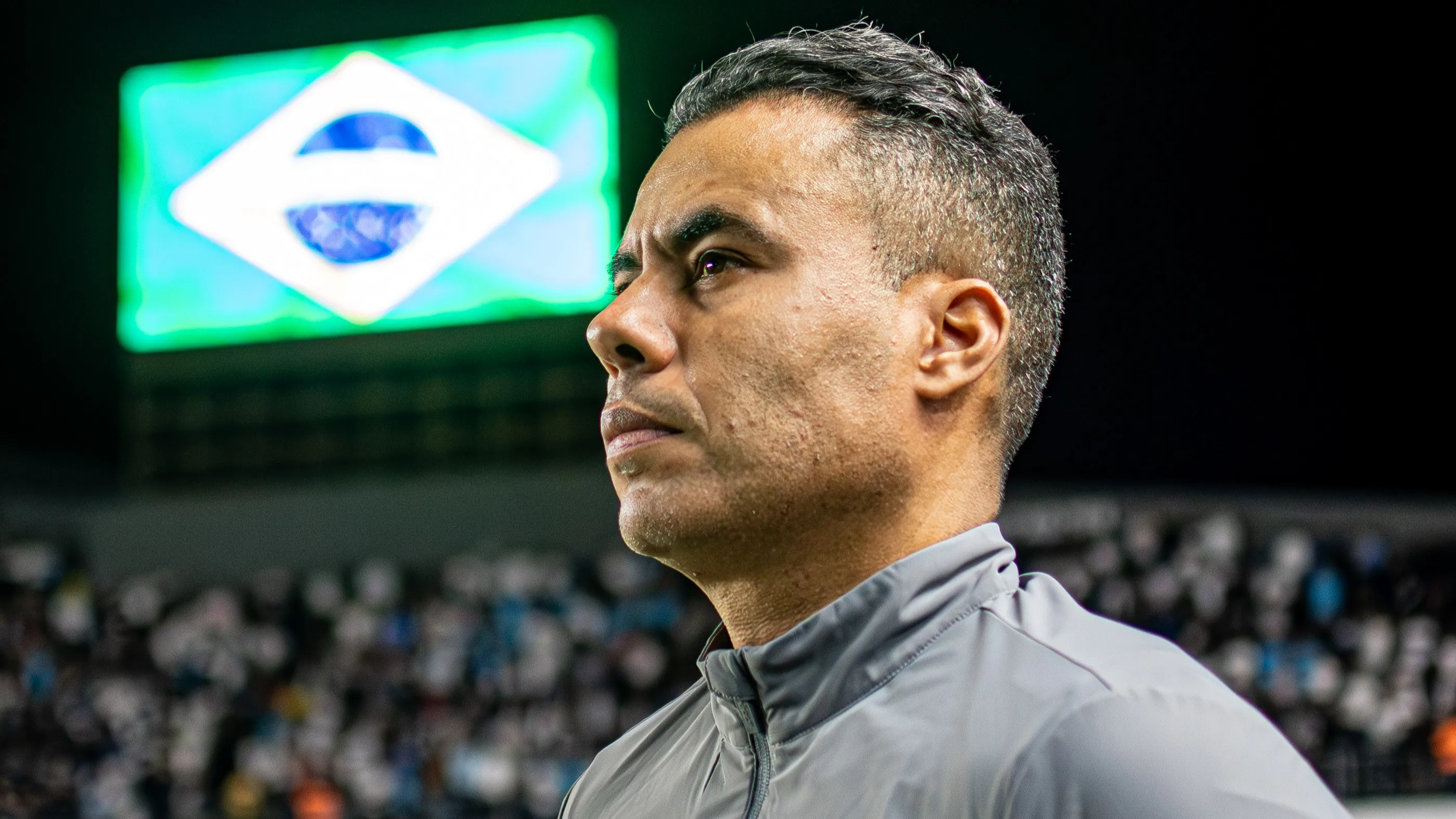 Risco de rebaixamento do Vitória cai quase pela metade com Jair Ventura