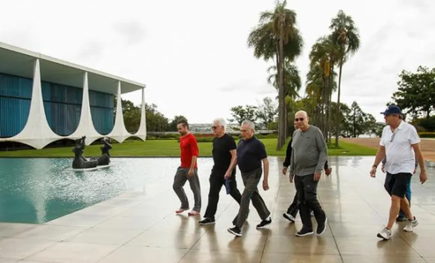 Temer e ministros fazem caminhada e reunião sobre cenário econômico